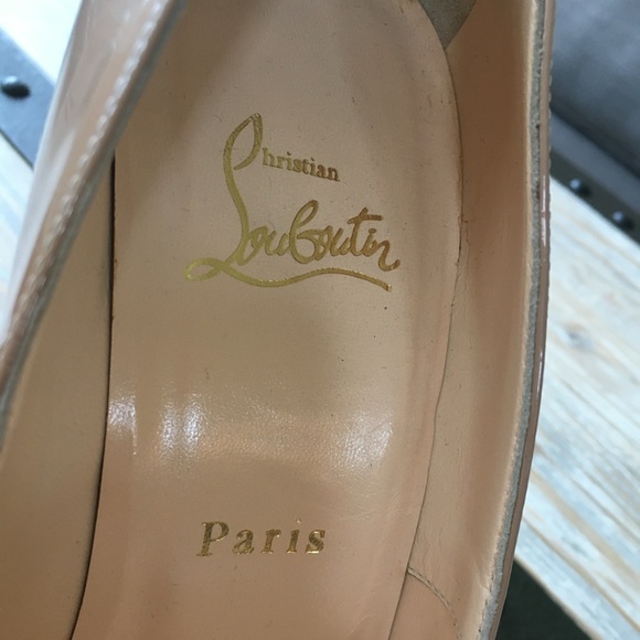 Size 7.5 (38) Christian Louboutin Nude Patent Pumps - Picture 2 of 5